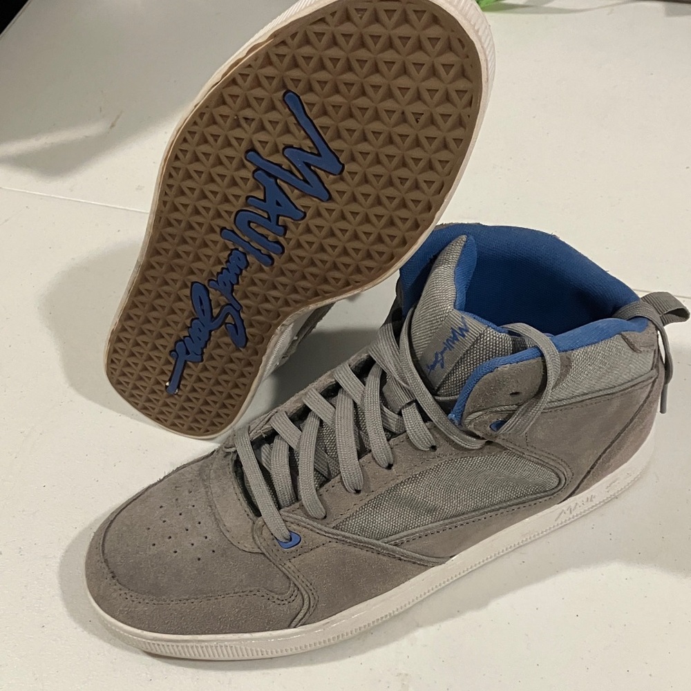 Maui and Sons Men's Sneakers in Gray and Blue